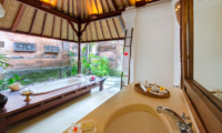 Villa Pangi Gita Bathroom with Bathtub | Pererenan, Bali