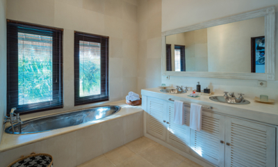 Chalina Estate Amber Bathroom | Canggu, Bali