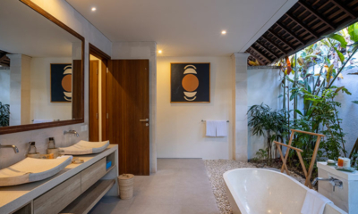 Saba Villas Bali Villa Nakula En-Suite Bathroom One with Mirror | Canggu, Bali