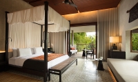 Alila Ubud Villas Terrace Tree Villa Bedroom with Lamp | Ubud, Bali
