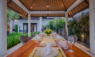 Villa Sesari Dining Area with Crockery | Seminyak, Bali