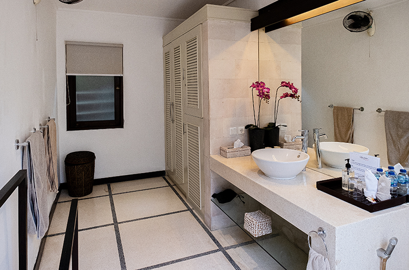 Villa Sesari Bathroom Four with Mirror | Seminyak, Bali