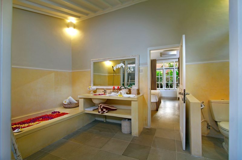 The Lodek Villas En-suite Bathroom | Seminyak, Bali