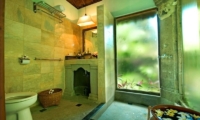 The Mahogany Villa Bathroom | Ubud, Bali