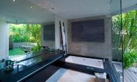 The Layar Three Bedroom Villas Bathtub | Seminyak, Bali