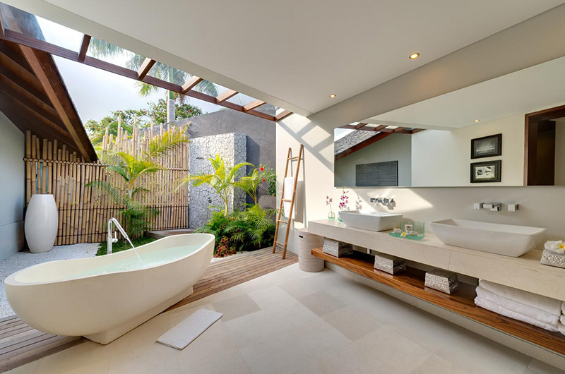 The Layar Four Bedroom Villas His and Hers Bathroom with Bathtub | Seminyak, Bali