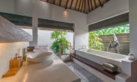 Villa Canthy Bathroom with Bathtub | Seminyak, Bali