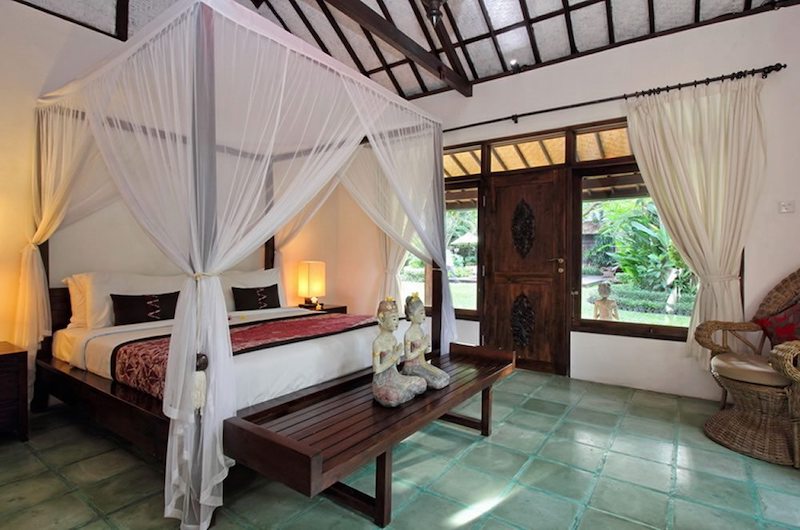 Villa Jumah Bedroom with Four Poster Bed | Seminyak, Bali