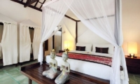 Villa Jumah Master Bedroom with Four Poster Bed | Seminyak, Bali