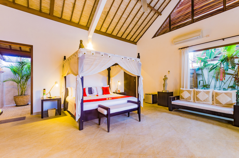Villa Noa Bedroom with Seating | Seminyak, Bali
