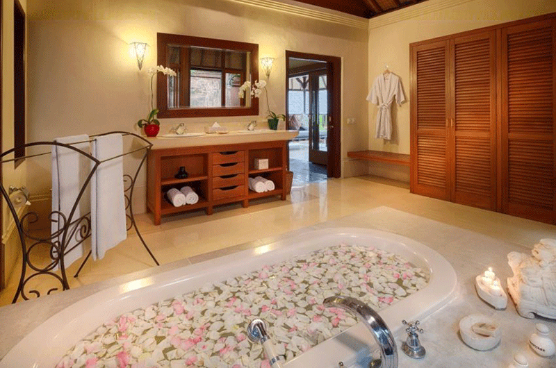 Villa Bougainvillea Romantic Bathtub | Canggu, Bali