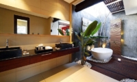 Chandra Villas Bathroom|Seminyak, Bali