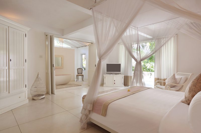 Villa Hermosa Master Bedroom | Seminyak, Bali