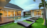 Villa Umah Putih Sundeck | Canggu, Bali