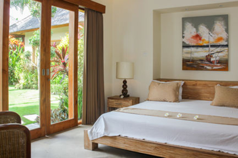 Villa Lea Bedroom with Wooden Deck | Umalas, Bali