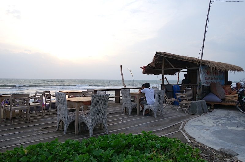 Batubelig Beach Bar
