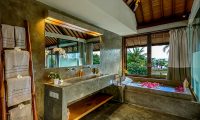 Shalimar Makanda Romantic Bathtub Area | Seseh, Bali