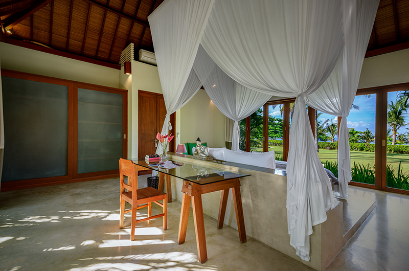 Shalimar Makanda Bedroom with Study Table | Seseh, Bali