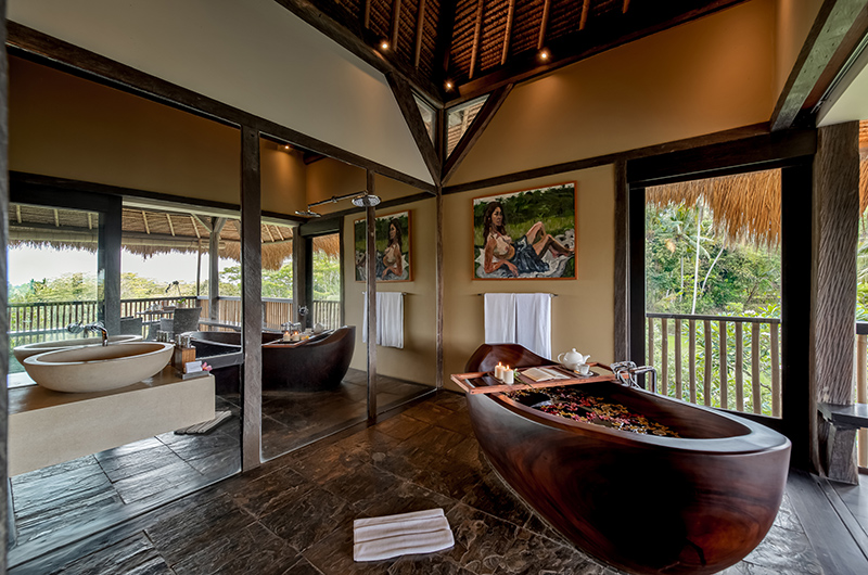 Villa Kelusa Pondok Surya Bathroom One with Bathtub | Ubud, Bali