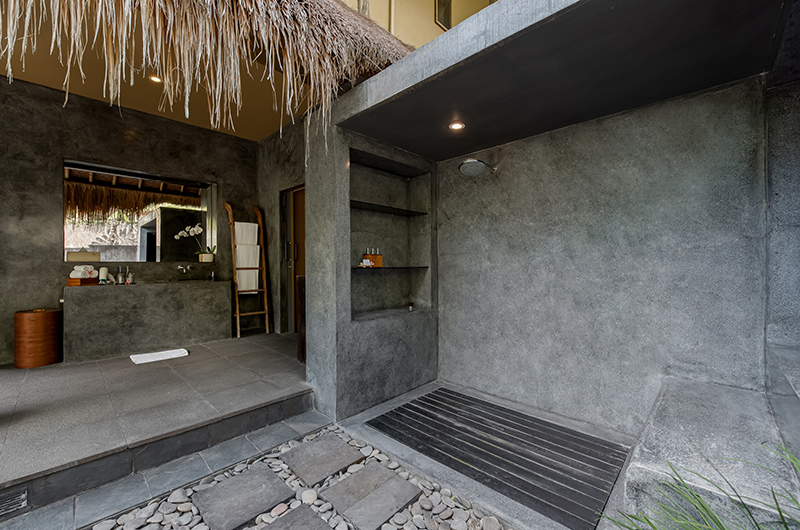 Villa Kelusa Pondok Surya Bathroom Two with Shower | Ubud, Bali