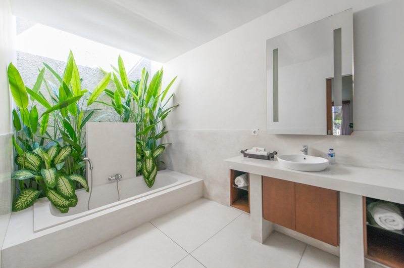 Villa Sam Seminyak Bathroom | Petitenget, Bali