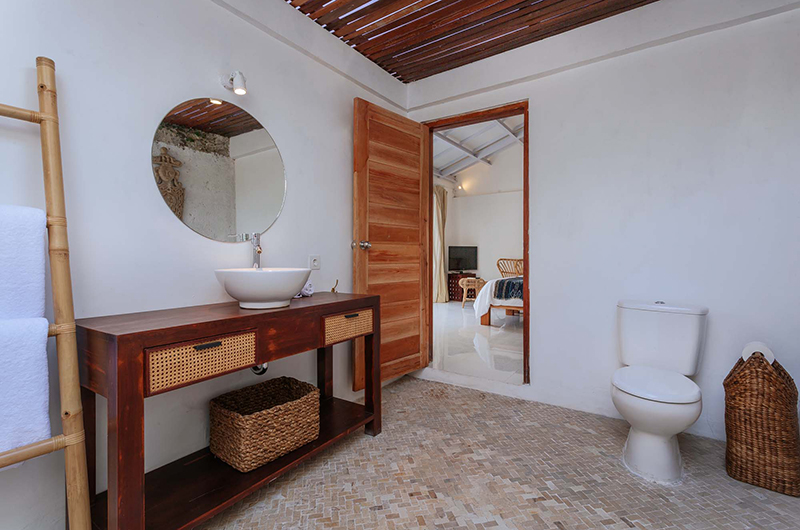 Villa Amaya Guest Bathroom | Legian, Bali