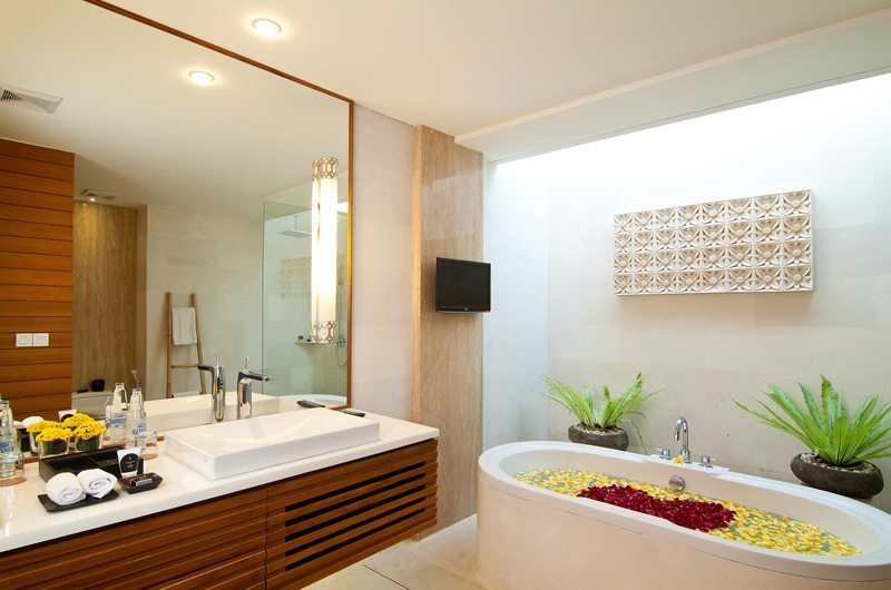 Maca Villas Bathroom | Seminyak, Bali