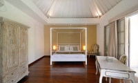 Casa Cinta 2 Bedroom with Seating | Batubelig, Bali