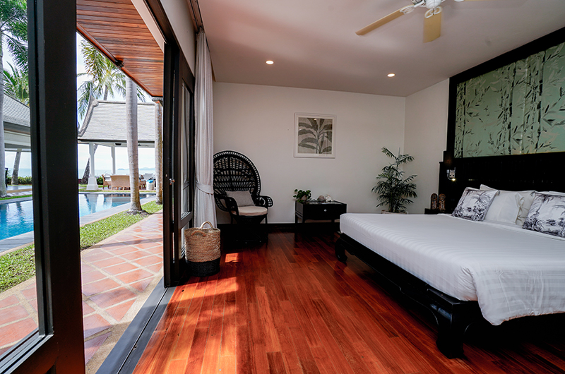 Villa Champak Bedroom with Wooden Floor | Maenam, Koh Samui