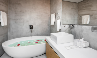 Villa Saengootsa Bathroom Three with Bathtub | Phuket, Thailand