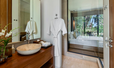 Villa Sawarin Bedroom and Bathroom | Phuket, Thailand
