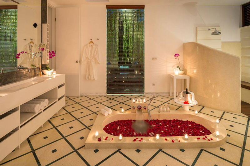 Pure Villa Bali Bathtub with Rose Petals | Canggu, Bali