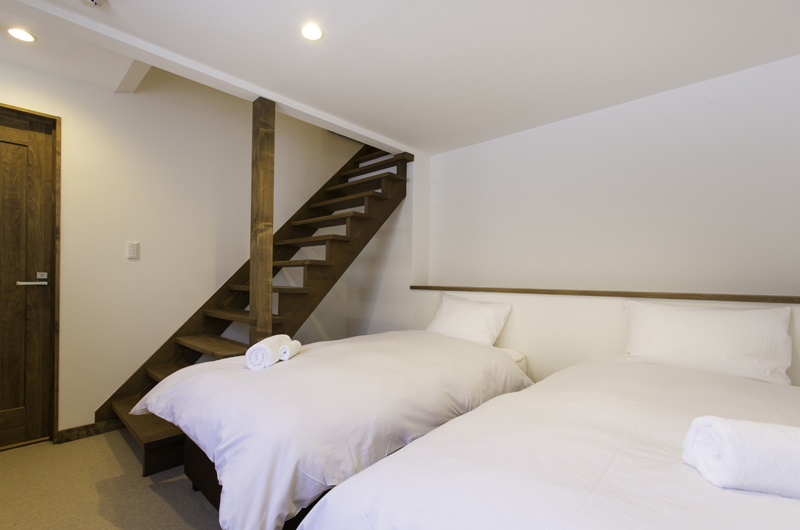 Greystone Twin Bedroom with Up Stairs | Hirafu, Niseko