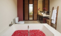 Imani Villas Villa Ariana Bathroom | Umalas, Bali