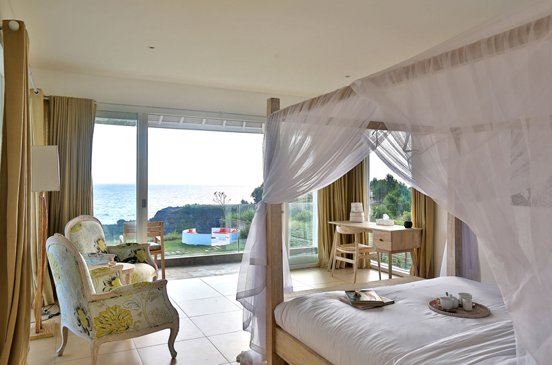 Villa Putih Bedroom with Sea View | Nusa Lembongan, Bali
