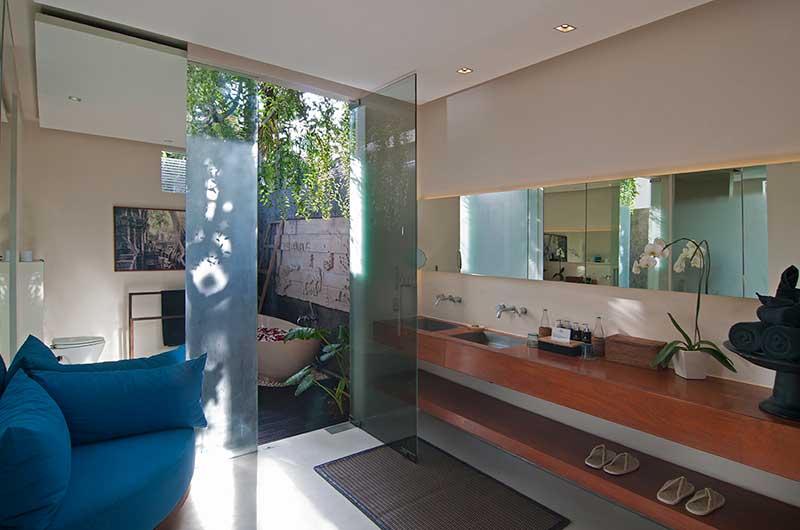 Chandra Villas Chandra Villas 2 Master Bathroom with Open Plan Bathtub | Seminyak, Bali