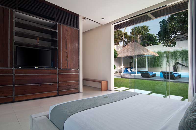 Chandra Villas Chandra Villas 2 Master Bathroom with Pool View | Seminyak, Bali