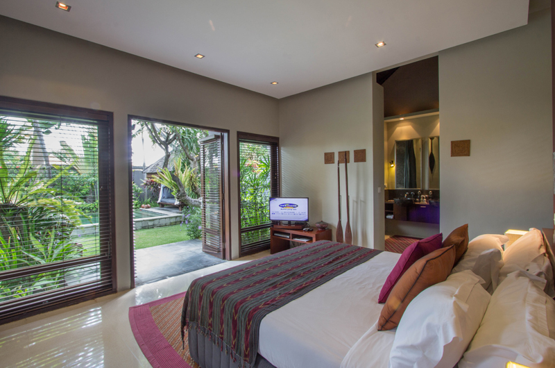 Chimera Orange Bedroom with Pool View | Seminyak, Bali