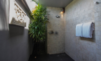 Chimera Orange Semi Open Bathroom | Seminyak, Bali