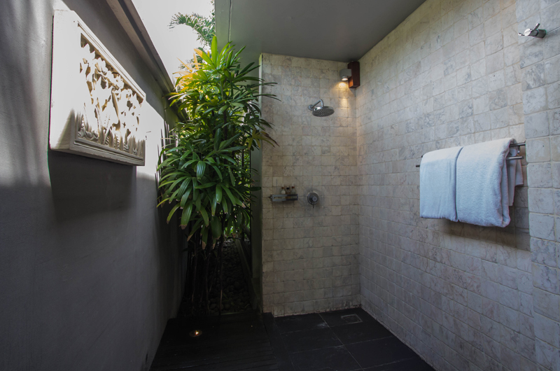 Chimera Orange Semi Open Bathroom | Seminyak, Bali