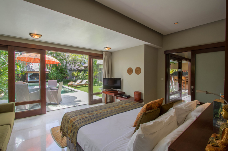 Chimera Orange Spacious Bedroom with Pool View | Seminyak, Bali
