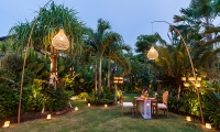 Imperial House Outdoor Dining Table | Canggu, Bali
