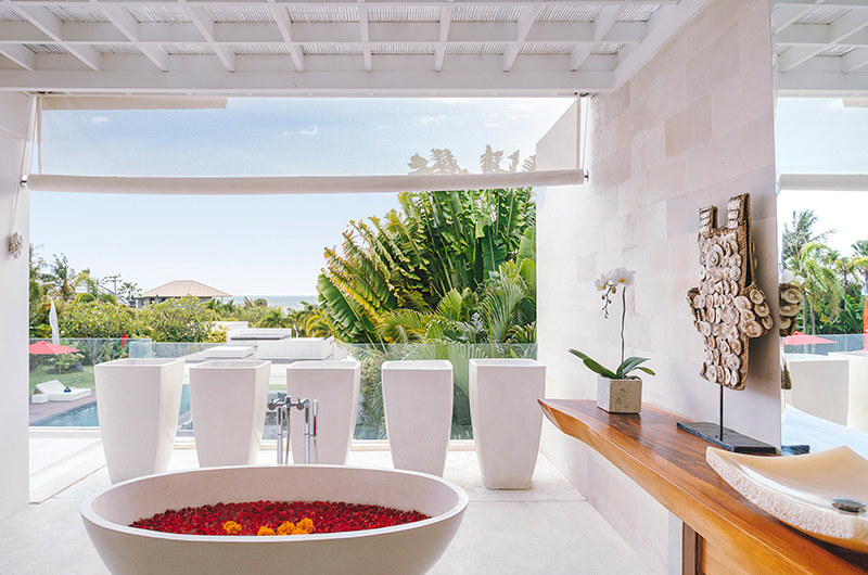 Villa Anucara Open Plan Bathtub | Seseh, Bali