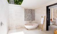 Villa Anucara Bathtub | Seseh, Bali