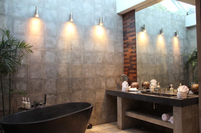 Casa Hannah Bathroom | Seminyak, Bali