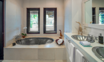 Chalina Estate Cinnamon Bathroom | Canggu, Bali