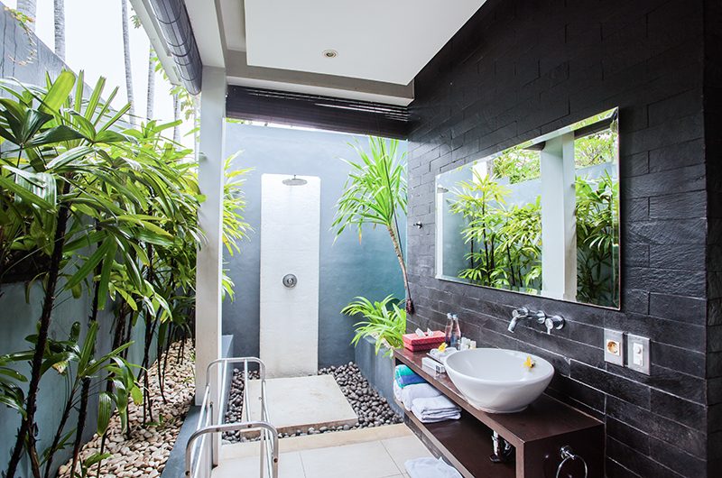 Kembali Villas Three Bedroom Villas Bathroom | Seminyak, Bali