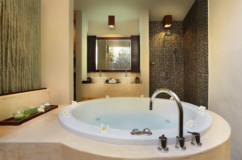 Le Jardin Villas Romantic Bathtub Set Up | Seminyak, Bali