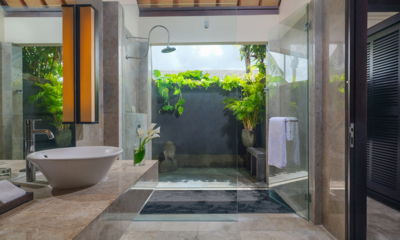 Peppers Seminyak Three Bedroom Presidential Pool Villa Bathroom | Seminyak, Bali
