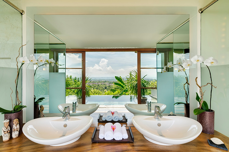 The Longhouse Bathroom One I Jimbaran, Bali